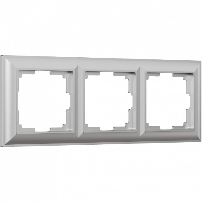 Рамка из пластика на 3 поста WERKEL FIORE W0032206 серебряный a051031 Рамка из пластика на 3 поста WERKEL FIORE W0032206 серебряный a051031